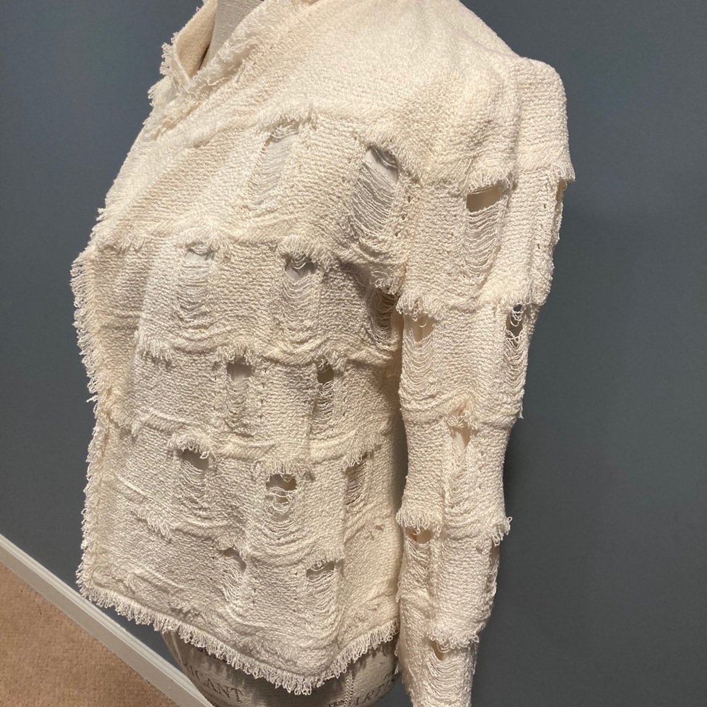 NWT St. John Couture white ruffled jacket size 2 - Picture 2 of 10